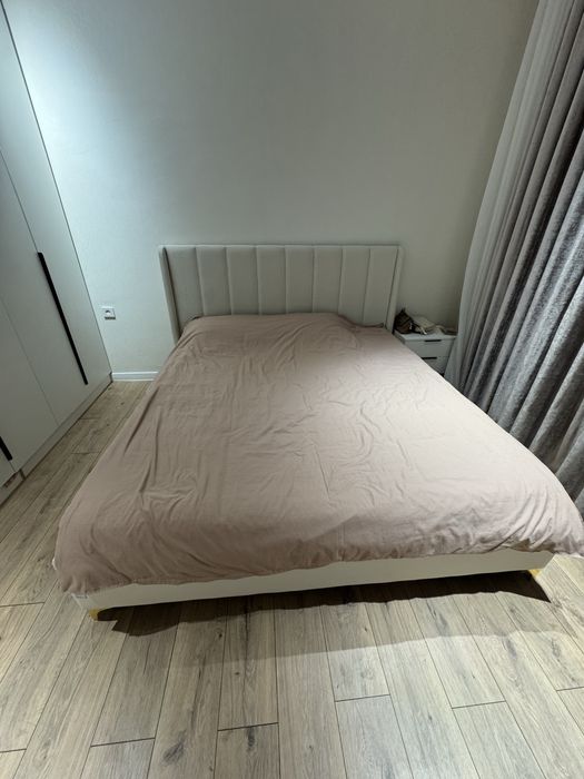 Новая спальная кровать