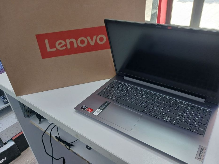 Lenovo Yangi Noutbuk