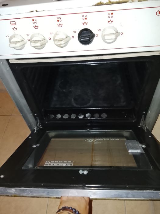 Газ плита срочно продаю