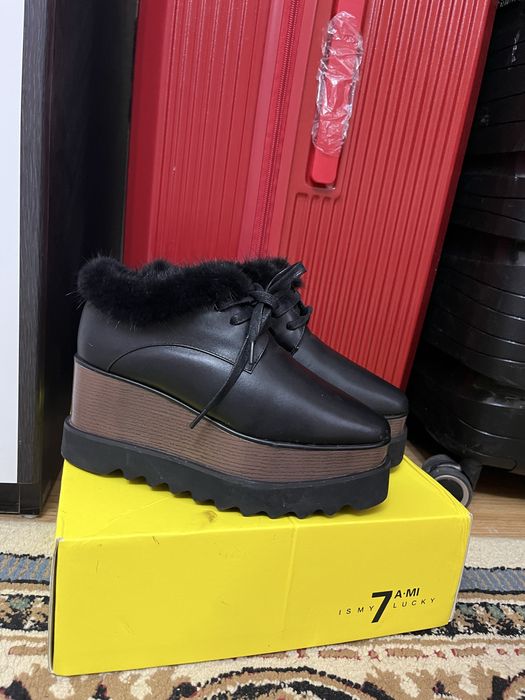 Женские зимние сапоги