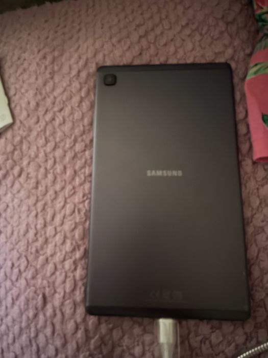Поодам планшет samsung