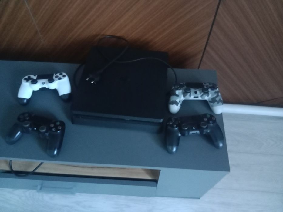 Playstation 4 slim