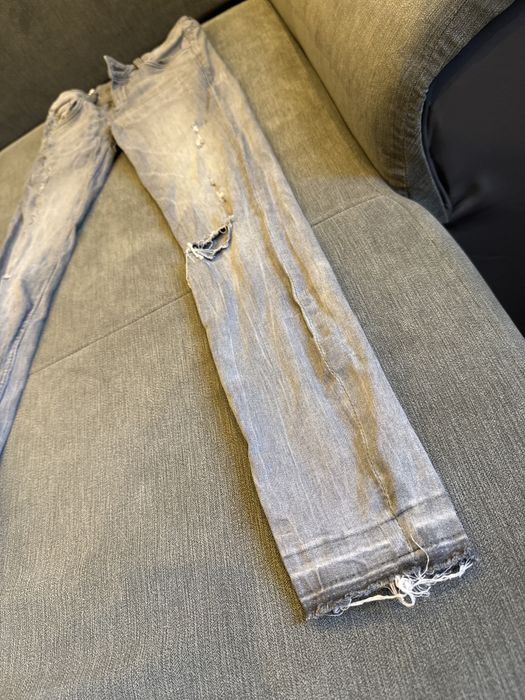 Pantaloni noi din Zara