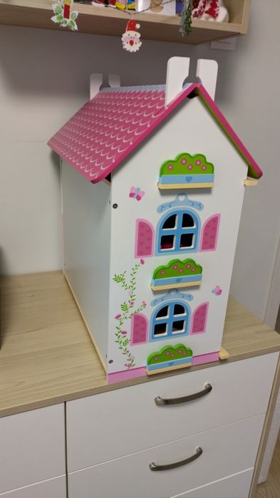Дървена къща за игра