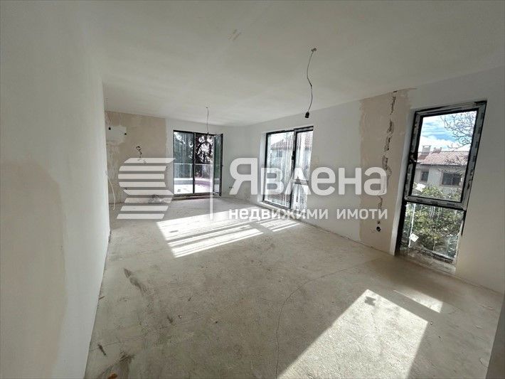 Продава се Тристаен апартамент в Варна, м-т Траката - 126 кв.м за 1548 €/кв.м - Снимка #5