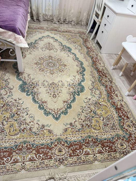 Продам ковер 2*3 размером, в хорошем состоянии