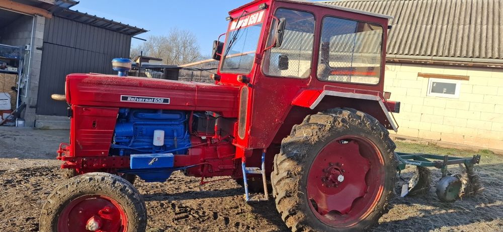 Vând Tractor U650