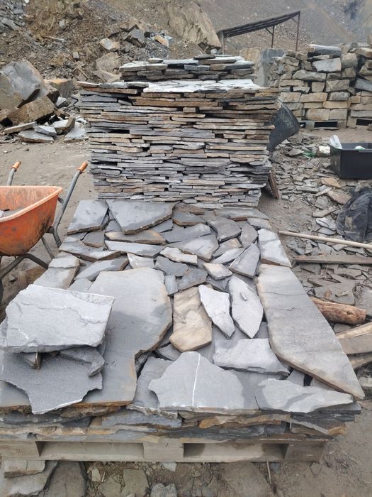 Vând piatră naturală