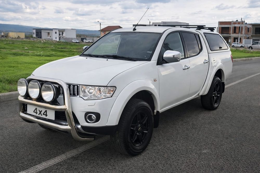 Mitsubishi L200 2.5 Diesel**4x4 la Maneta**2012**EURO  5