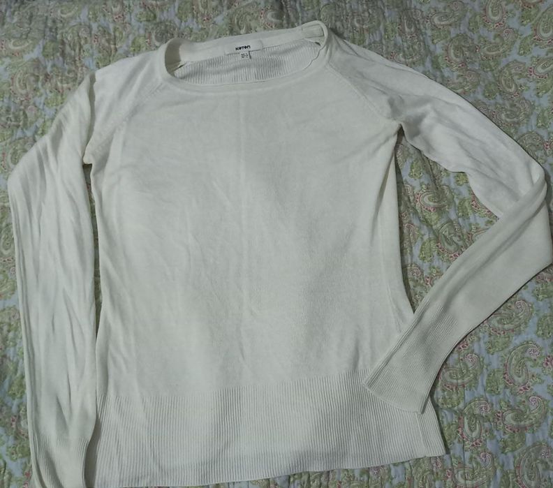 Базовая белая кофта