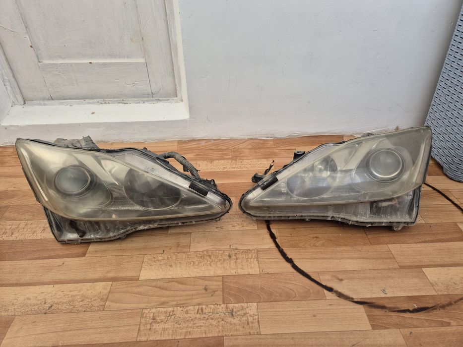 Фары на Лексус ИС