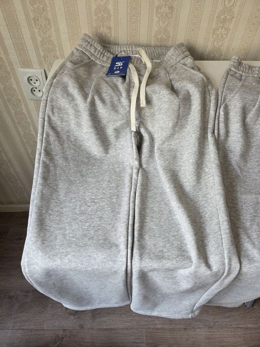 Продаётся две штаны