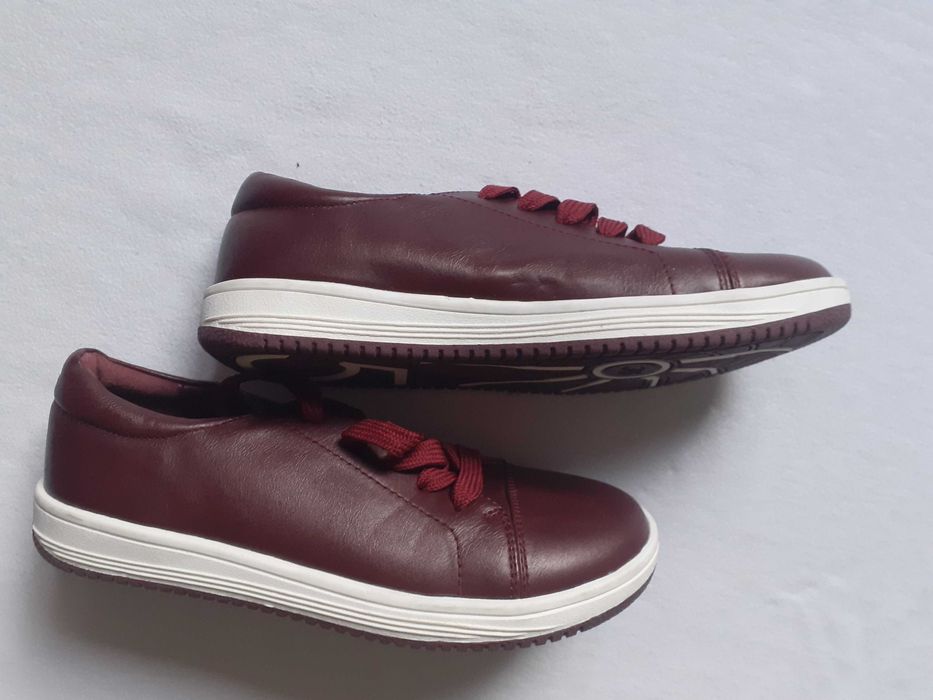 Pantofi The Shoes,marime 35 (22,5cm),limba cu blanita la ext,grena,noi