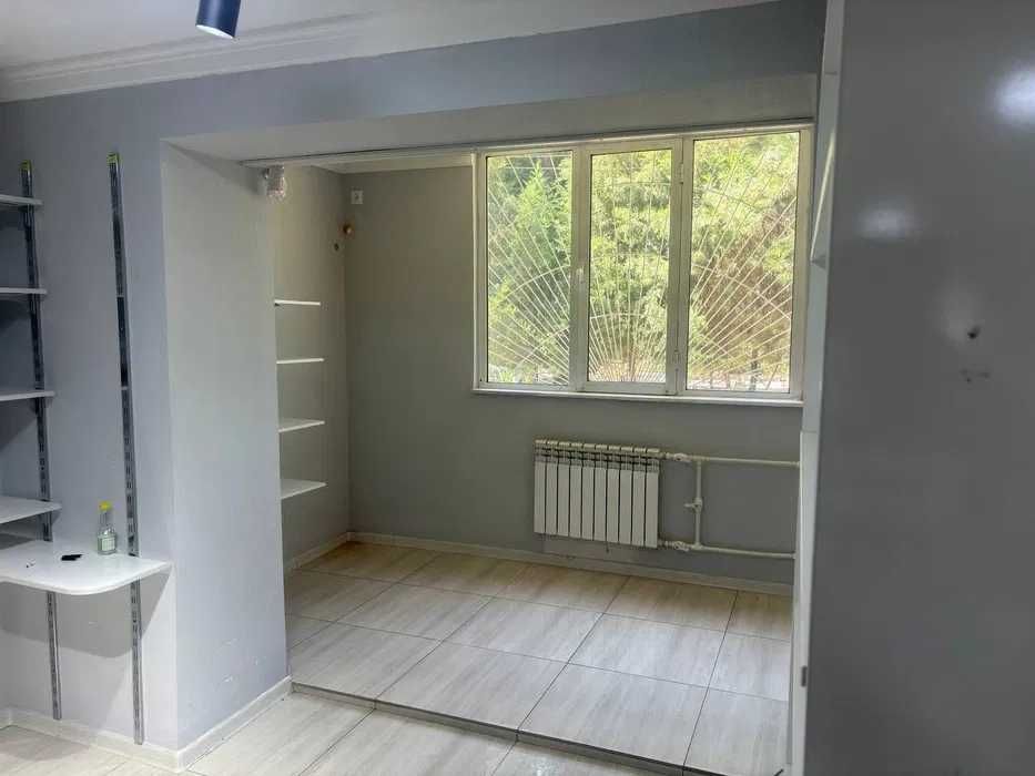 Сдается помещение 90 м2.ор-р Пойтахт Автосалон. (R 11)