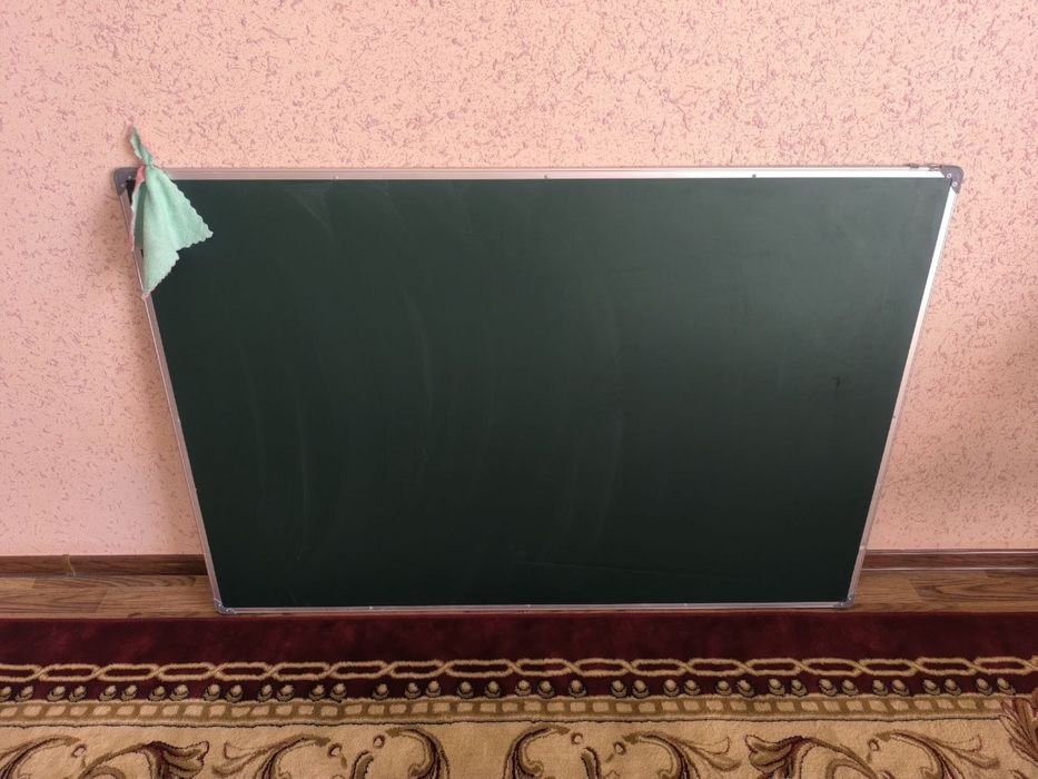 4 ta komplekt parta va 8 ta stul  1 ta doska