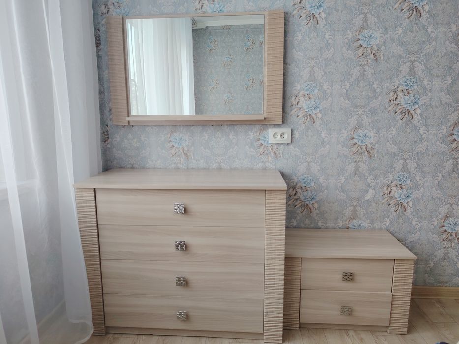 Продам спальный гарнитур