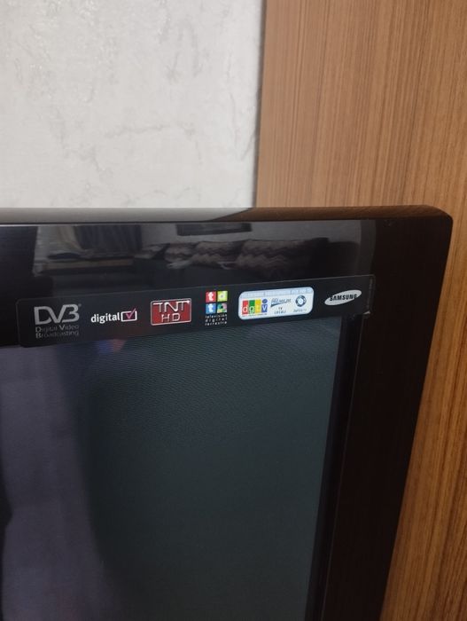 Продам большой телевизор SAMSUNG  130'