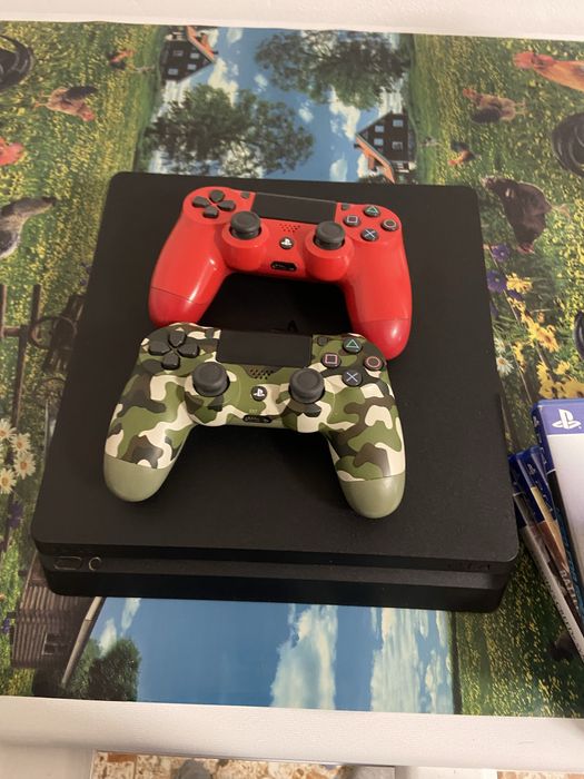 Ps4  doua manete originale 4 jocuri  800 lei negociabil