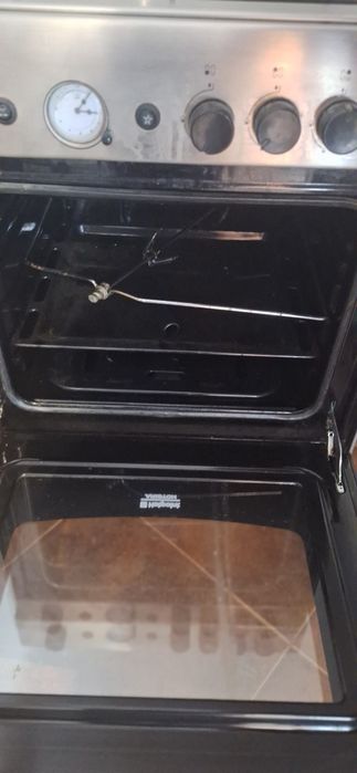 aragaz  pe gaz inox Hotpoint Ariston