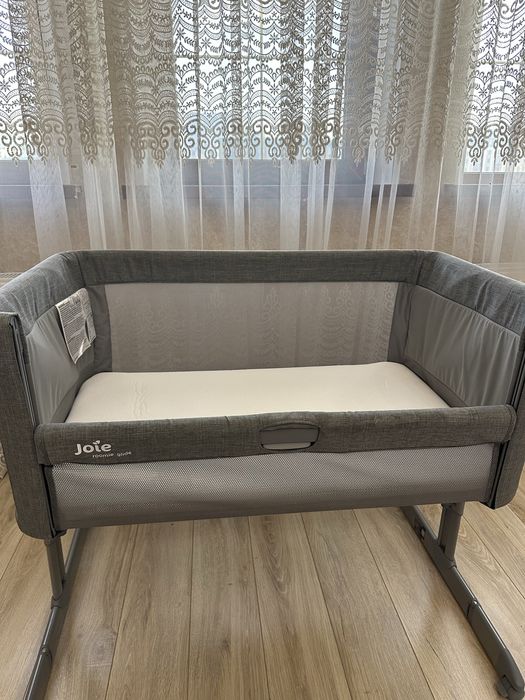Продам кроватку Joie
