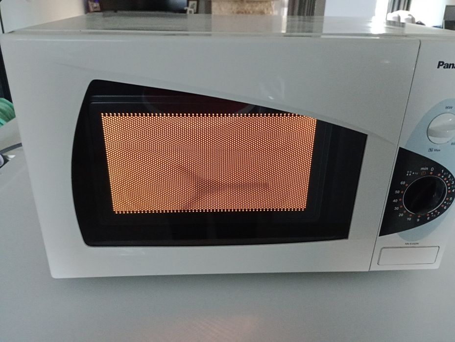 Cuptor cu microunde Panasonic - predare personala