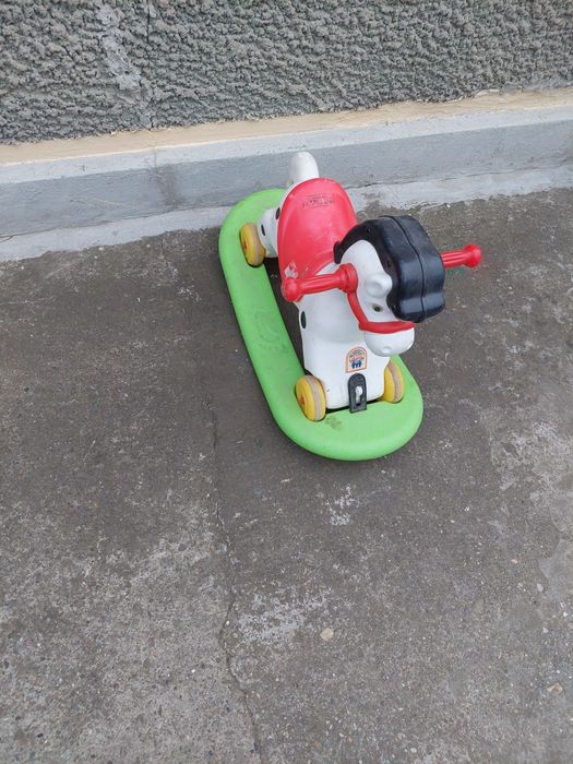 Vând căluț balansoar.