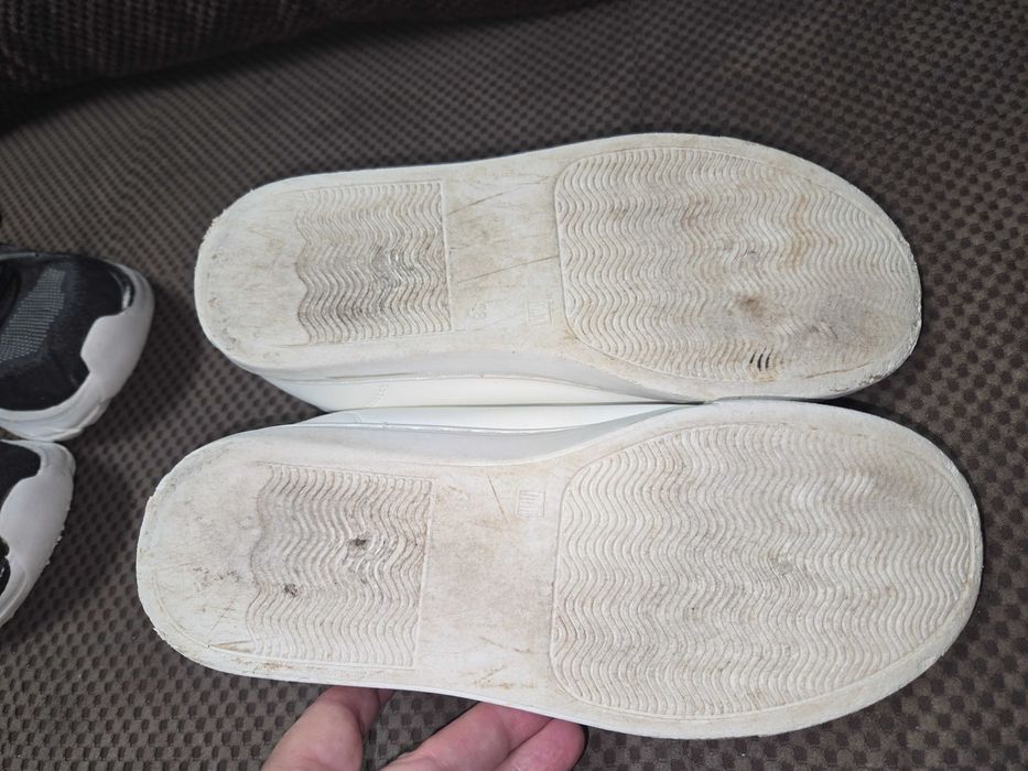 Маратонки два чифта 15лв.