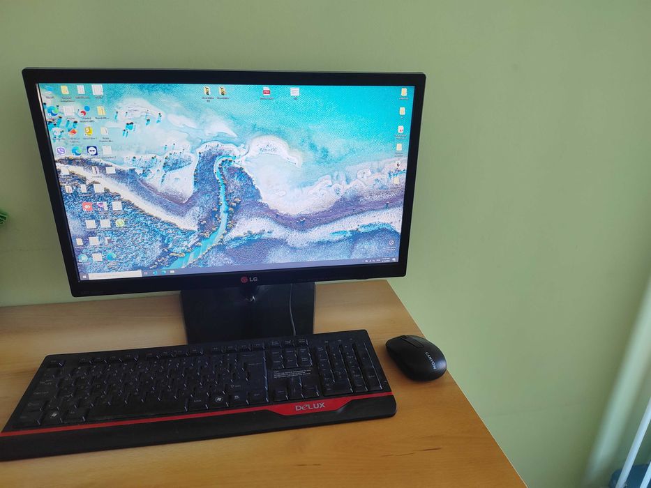 Настолен компютър Intel Pentium G2030  3GHz с монитор