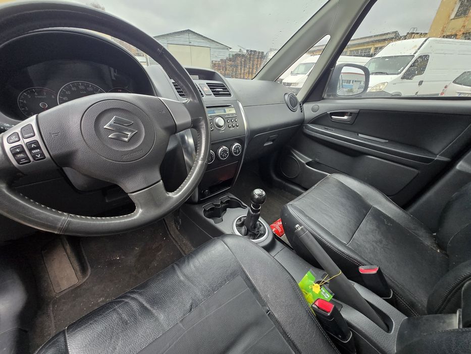 Suzuki SX-4 black edition