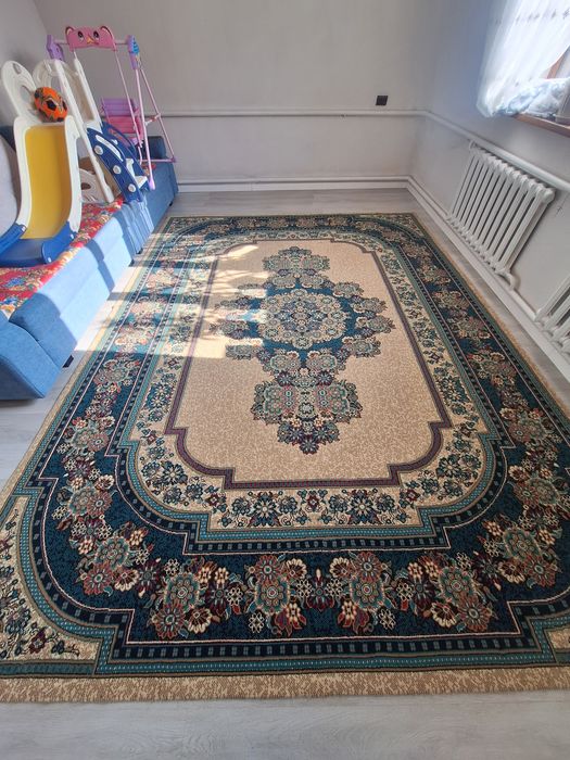 Продам ковёр в хорошем состоянии