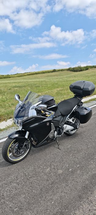 Vând honda VFR 1200f