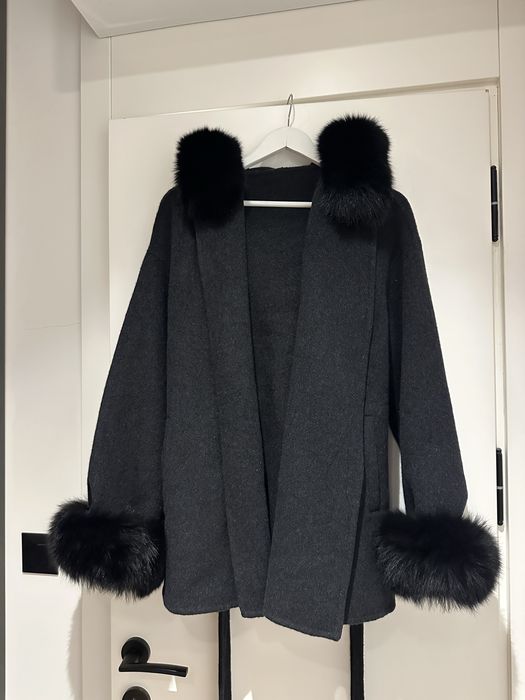 Черно вълнено палто с лисица