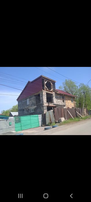 Продам дом на 3-4 хозяина
