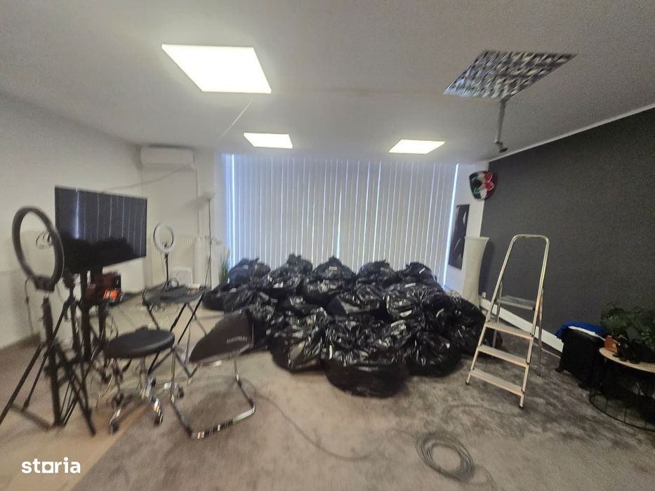 Casa individuala 3 nivele, 12 camere, 6 bai, 10 parcare, Lipovei