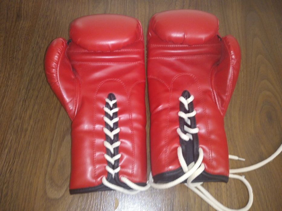 Кожанний Профессиональная перчатка.Жесткий новый