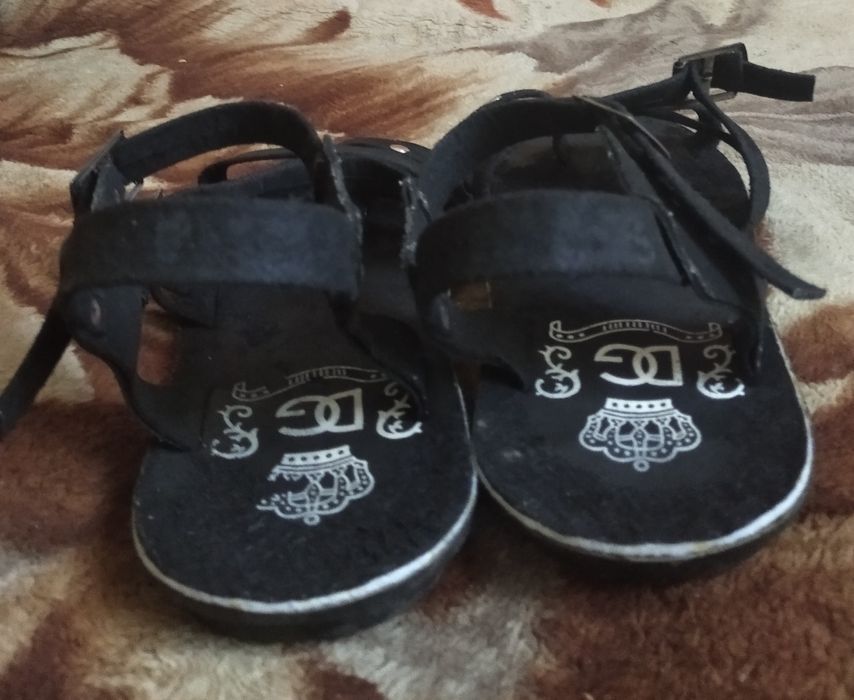 Босоножки женские, замша, 41размер,40000сум,б/у.