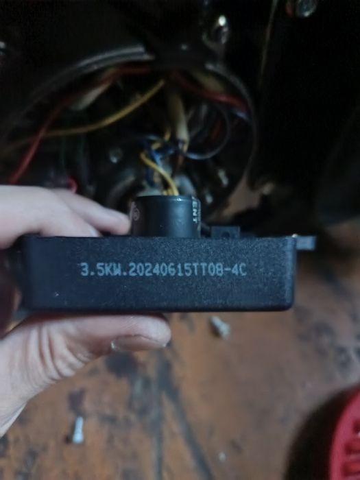 Продам бензогенератор 3,5 киловатт