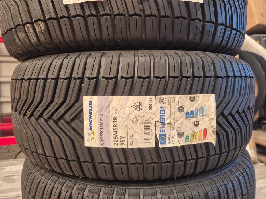 4 Anvelope VARA IARNA M+S 4 Sezoane - 225/45/18 95Y XL - Michelin Cross Climate + - NOI - DOT 2021 !