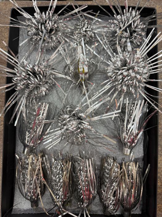 Decorațiuni vechi din material plastic din perioada comunismului