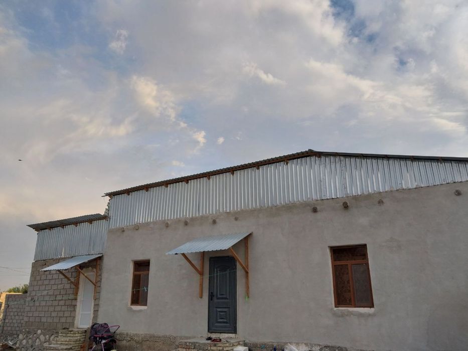 Uchastka srochna sotiladi