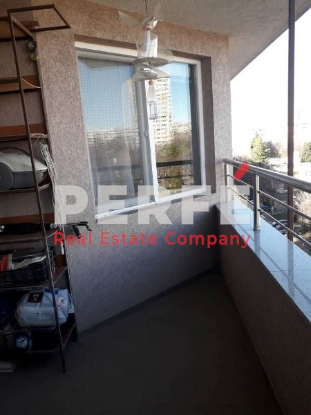 Продава се Двустаен апартамент в Бургас, Славейков - 56 кв.м за 2027 €/кв.м - Снимка #6