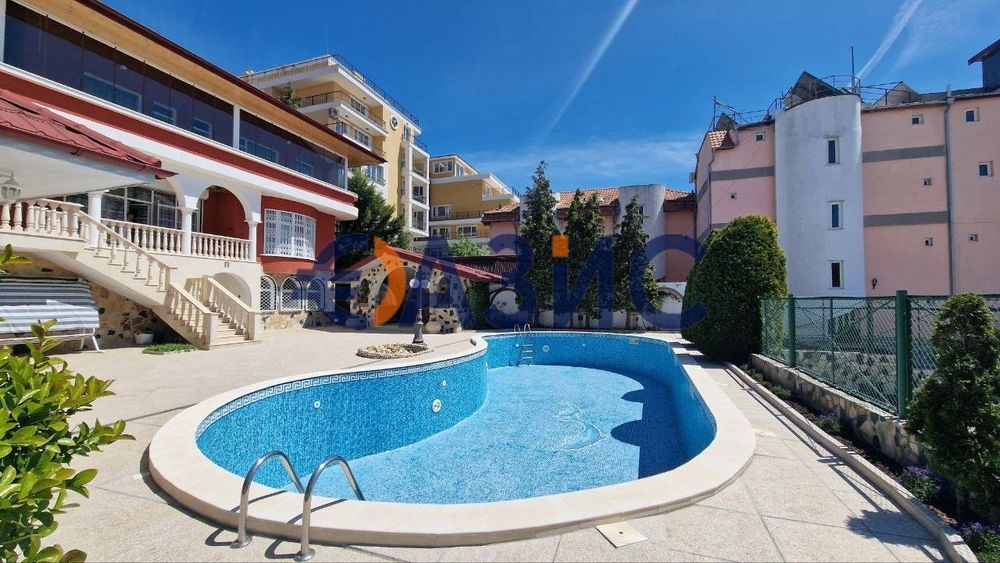 Продава се Къща в Свети Влас - 500 кв.м за 2020 €/кв.м - Снимка #3