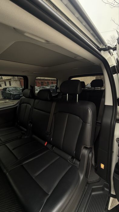 Фул позиуия Hyundai Staria в идеальном состоянии