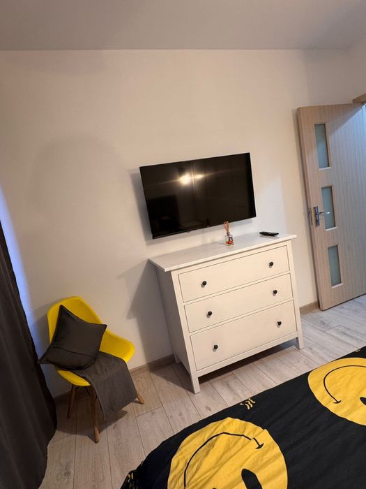 Proprietar vand apartament 2 camere cu loc de parcare inclus, Strada Ghimpati, Sector 4. Langa Piata Progresu