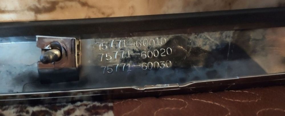 Молдинг капота оригинал Прадо 150