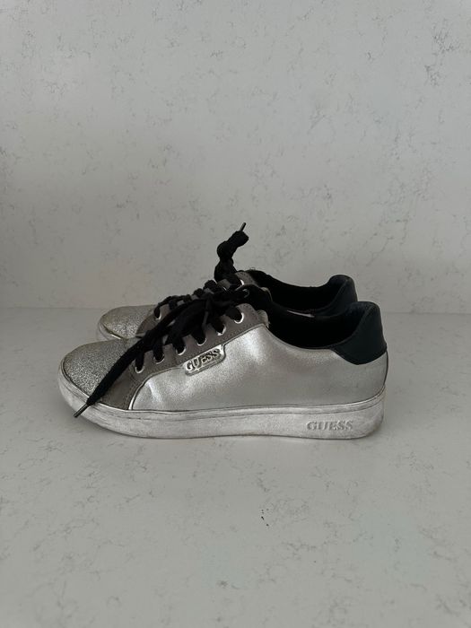 Оригинални маратонки Guess