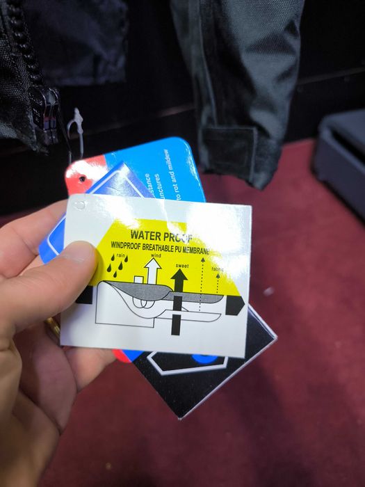 Geaca moto iarna NOUA, impermeabila, protectii umeri coate si spate