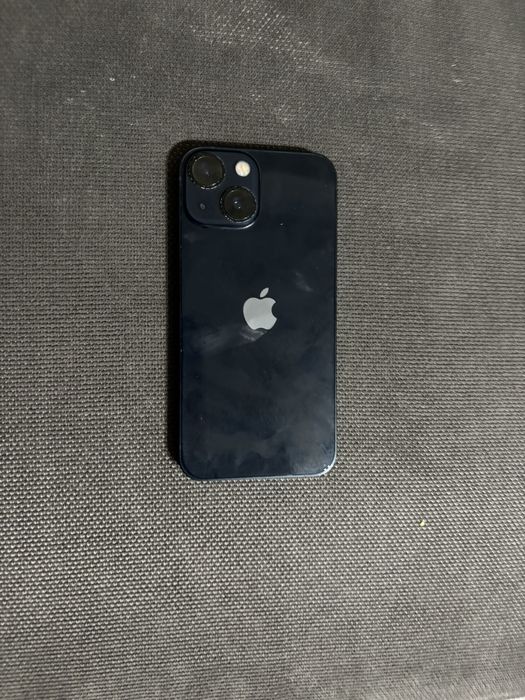 Vând iphone 13 mini