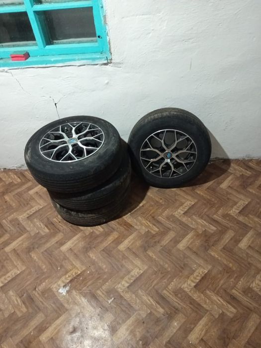 Продам комплект дисков с летней резиной