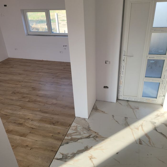 Proprietar,vand casa-duplex,despartit doar de bai, Mosnita N